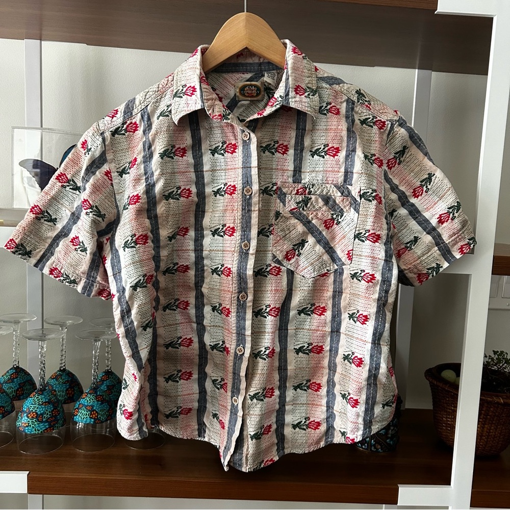 Vintage Floral Cropped Button Down Shirt